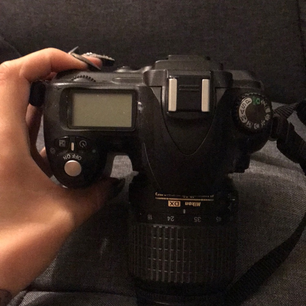 Nikon camera - Picture 2 of 3